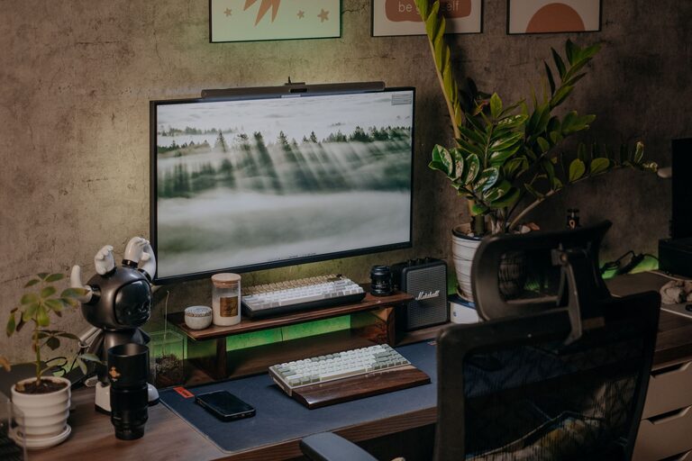 Tips for Creating a Relaxing Home Workspace to Boost Productivity